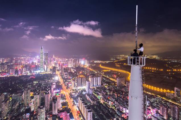 Considerada o Vale do Silício Chinês de hardware, Shenzhen fica a apenas 15 minutos de trem de Hong Kong. Repleta de engenheiros, a cidade tem sido o destino certo de negócios globais que querem investir em sensores inteligentes, robôs e drones.