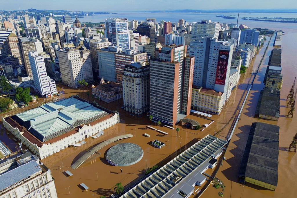Centro Histórico de Porto Alegre alagado pela elevação do Guaíba.