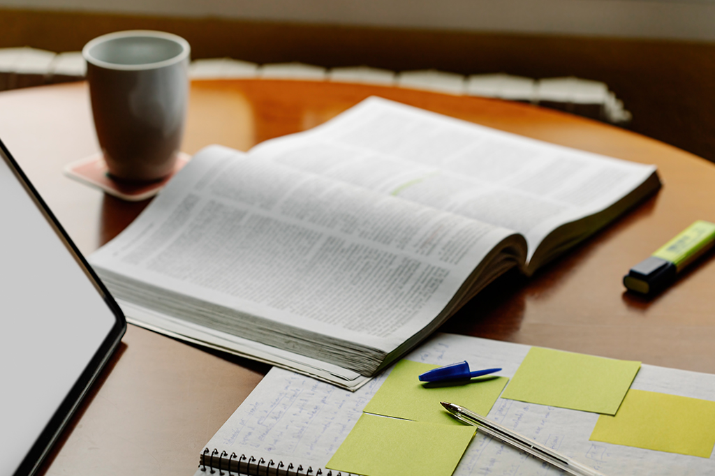 Concursos públicos devem oferecer mais de 100 mil vagas em 2025