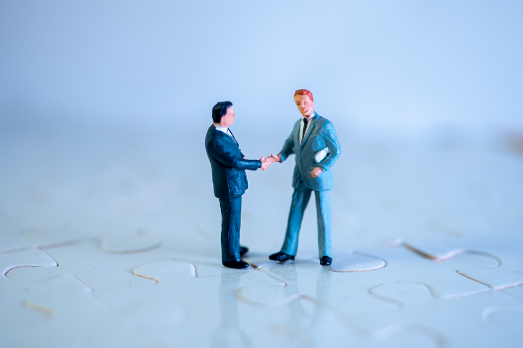 Acordo tácito: o que diz a CLT sobre práticas habituais não formalizadas?