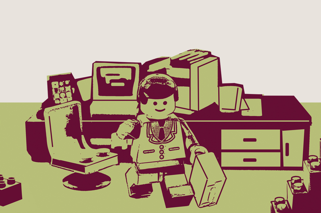 Imagem, em fundo verde e bege, de um boneco de Lego deixando seu posto de trabalho. V&ecirc;-se, uma cadeira e uma mesa com computador e livros.